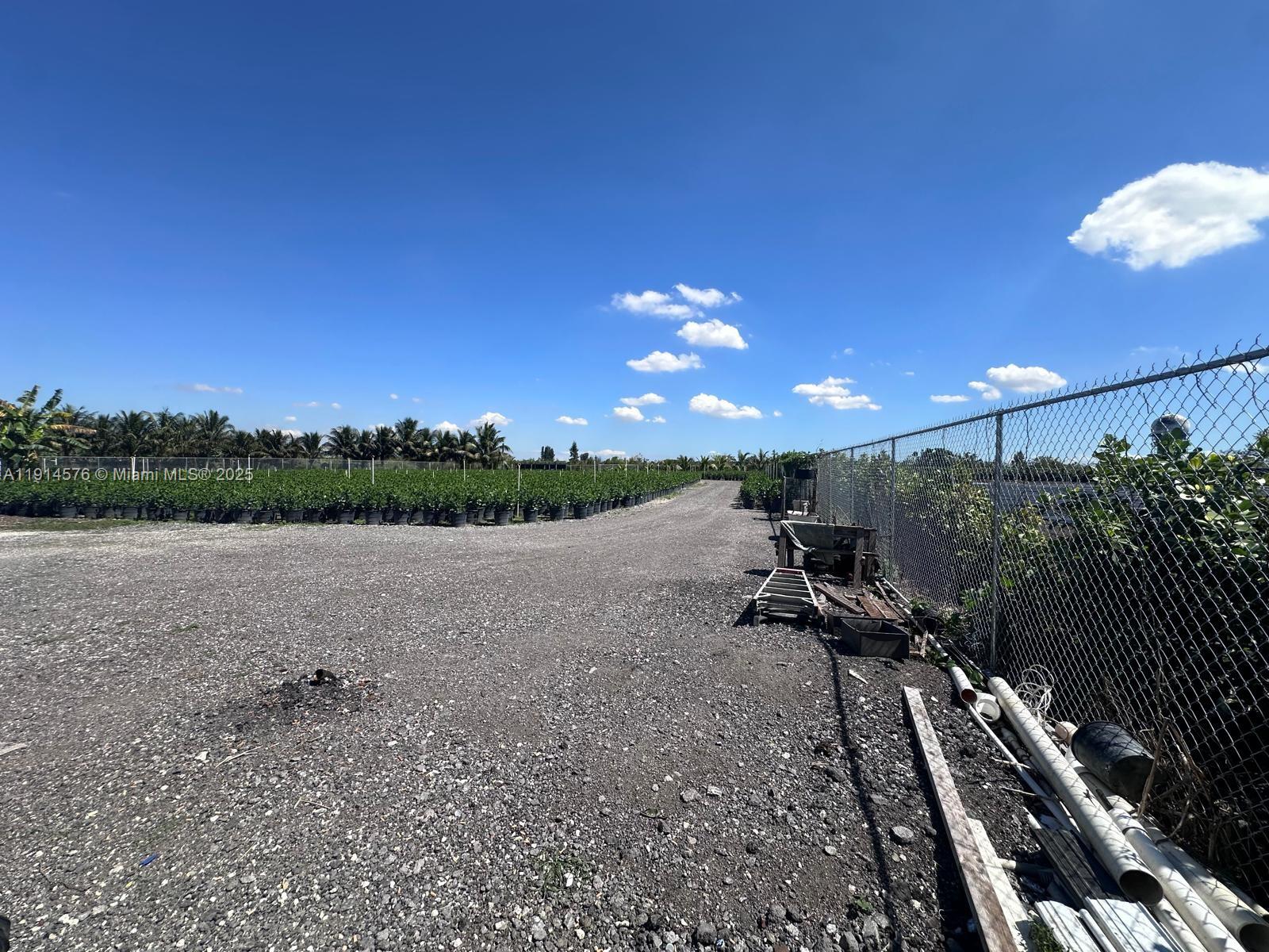 See details / sq. ft. $ 2025-11-14 0 Photo