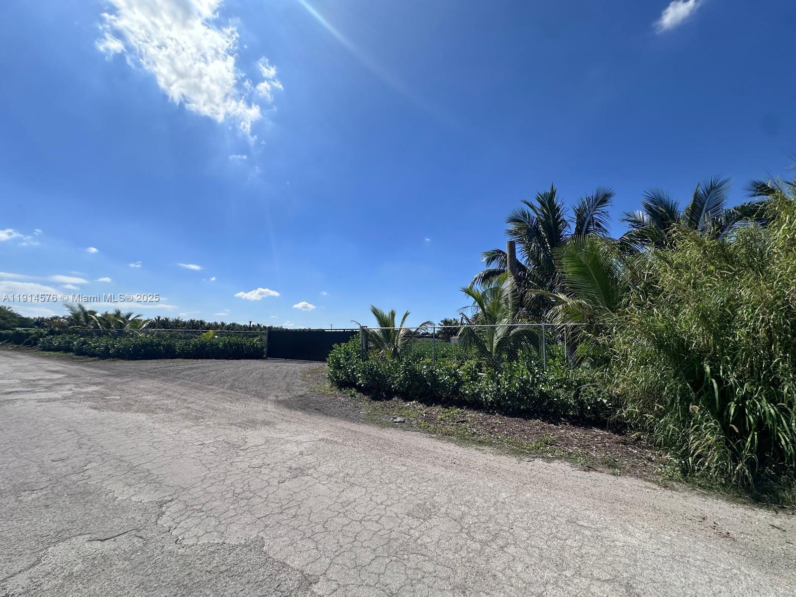 See details / sq. ft. $ 2025-11-14 0 Photo