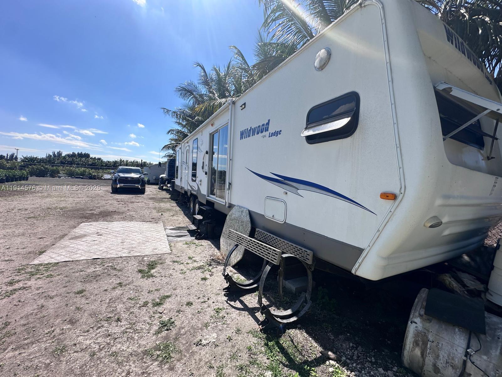 See details / sq. ft. $ 2025-11-14 0 Photo