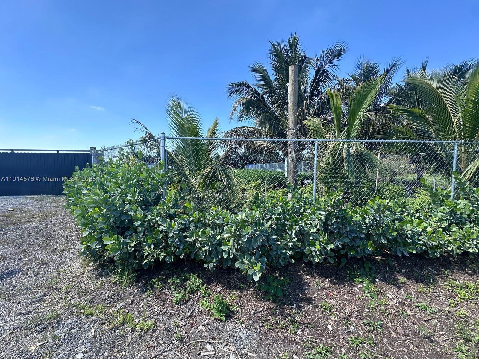 See details / sq. ft. $ 2025-11-14 0 Photo