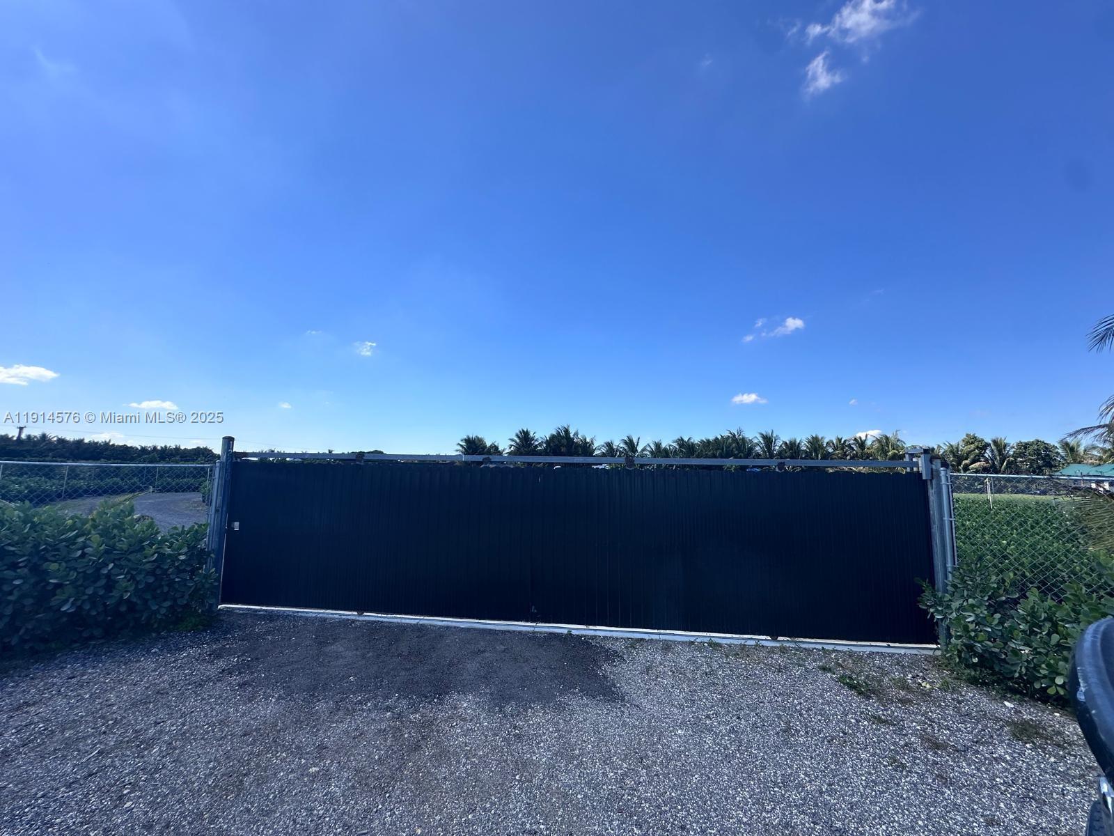 See details / sq. ft. $ 2025-11-14 0 Photo