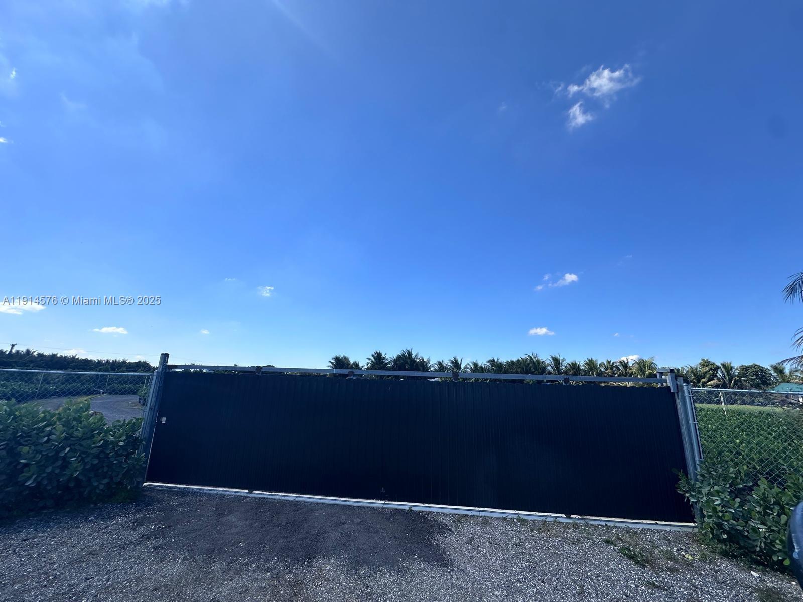 See details / sq. ft. $ 2025-11-14 0 Photo