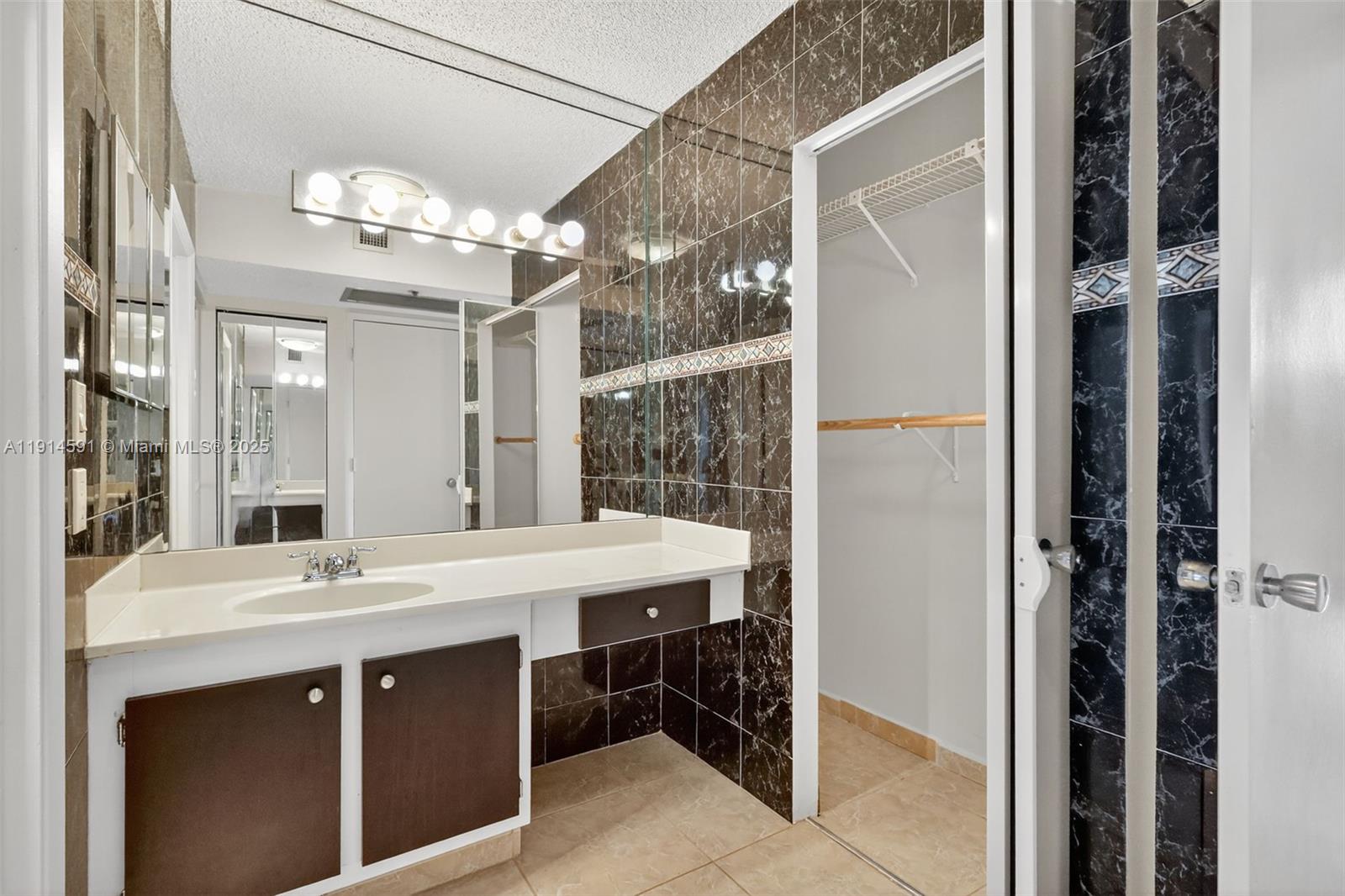 Photo of 20355 34th Ct #321, Aventura, Florida, 33180 -