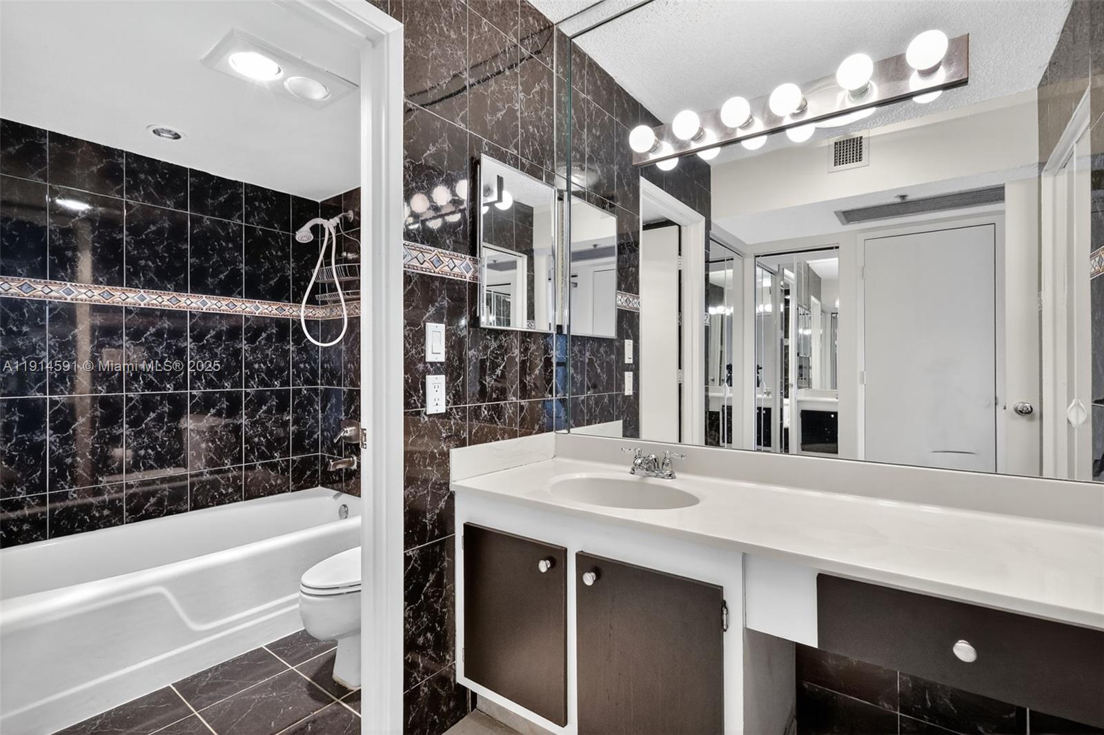 Photo of 20355 34th Ct #321, Aventura, Florida, 33180 -