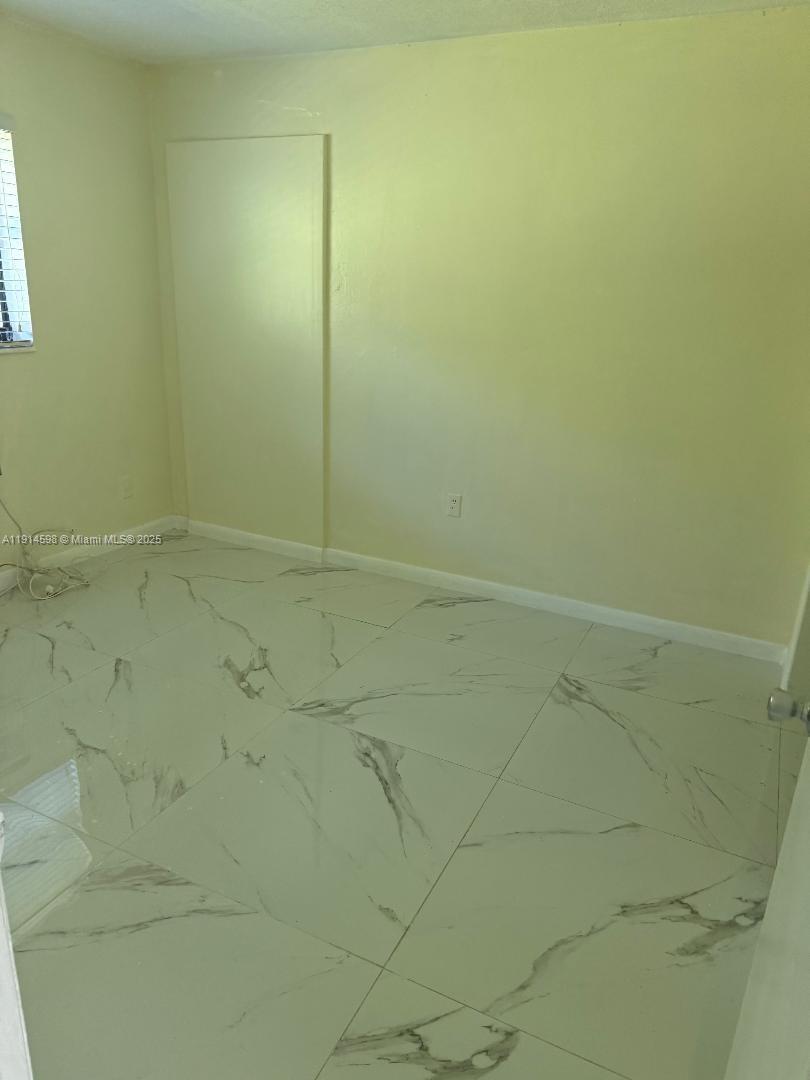   /  1500 sq. ft. $ 2025-11-14 0 Photo