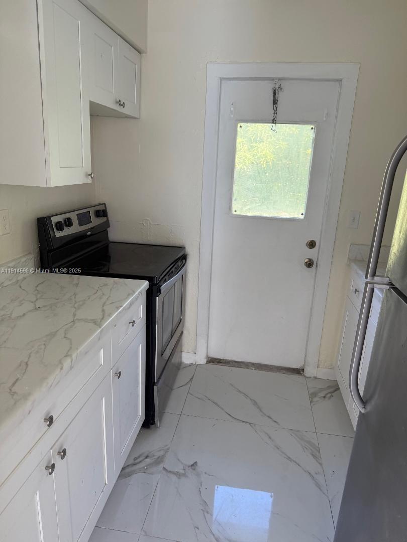   /  1500 sq. ft. $ 2025-11-14 0 Photo