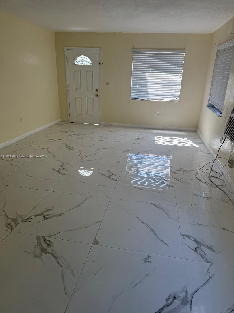   /  1500 sq. ft. $ 2025-11-14 0 Photo