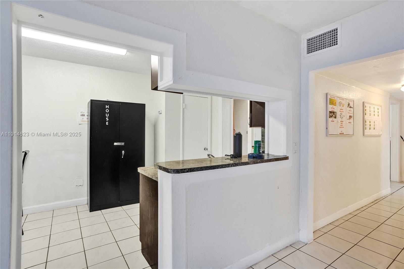 Ver detalles / 3230 sq. ft. $ 2025-11-15 0 foto