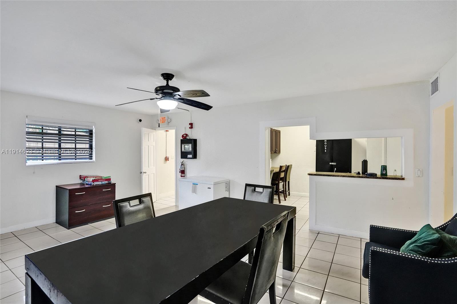 Ver detalles / 3230 sq. ft. $ 2025-11-15 0 foto