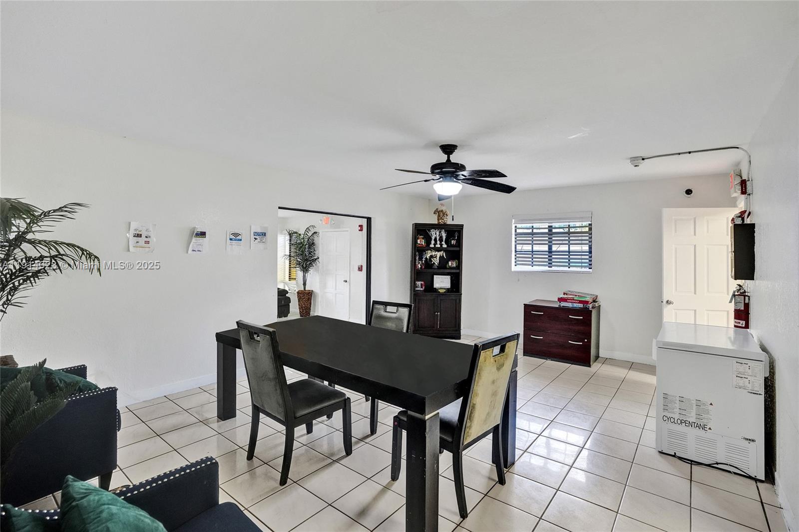 Ver detalles / 3230 sq. ft. $ 2025-11-15 0 foto