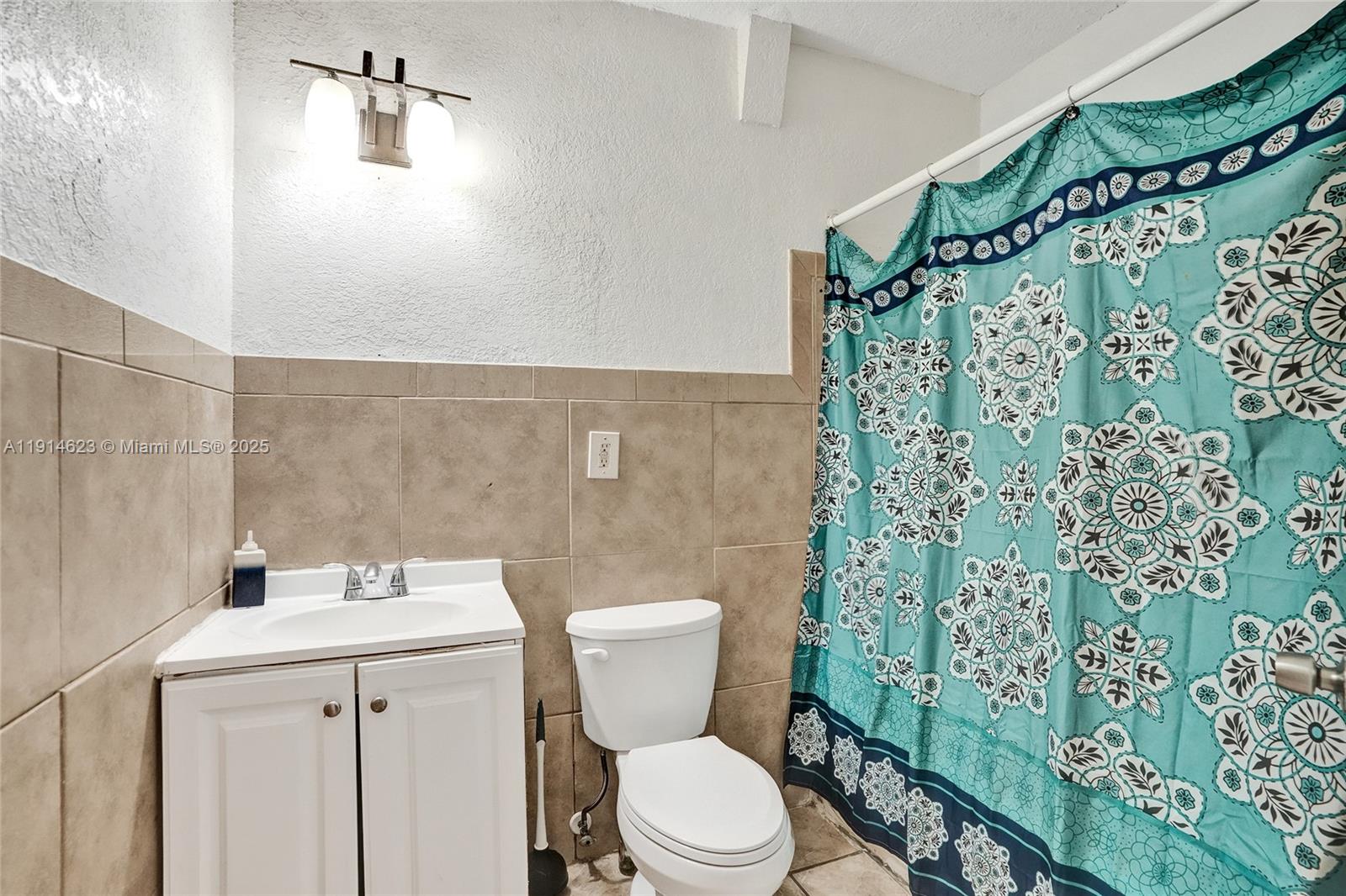 Ver detalles / 3230 sq. ft. $ 2025-11-15 0 foto