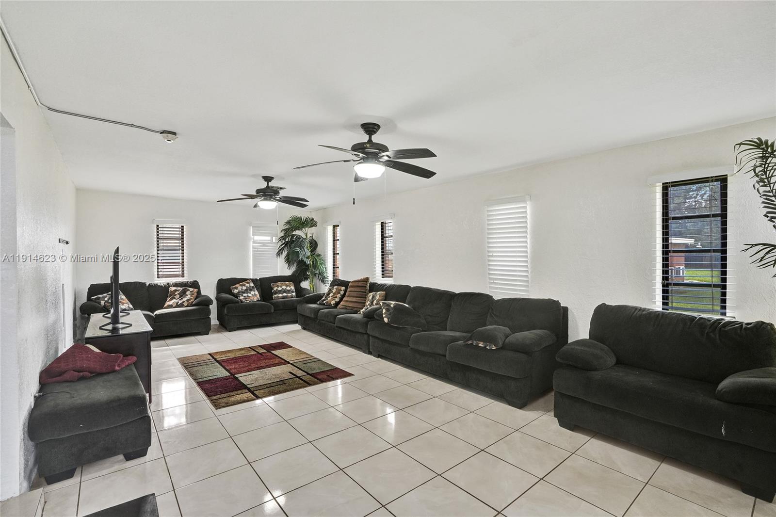 Ver detalles / 3230 sq. ft. $ 2025-11-15 0 foto