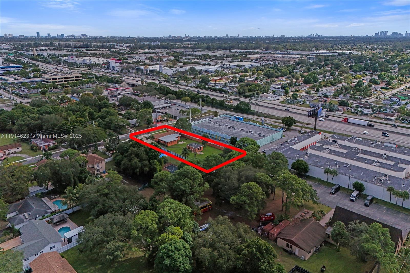 Ver detalles / 3230 sq. ft. $ 2025-11-15 0 foto