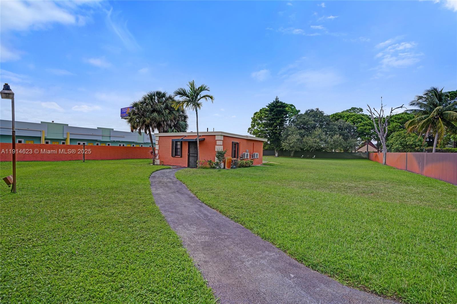   /  3230 sq. ft. $ 2025-11-15 0 Photo