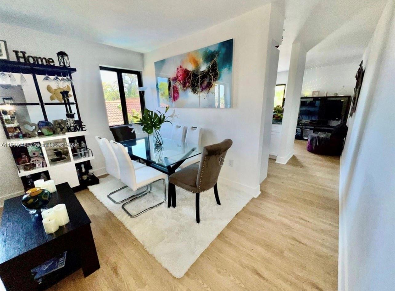 Подробнее / 2380 кв.футов $ 2025-11-15 0 Фото