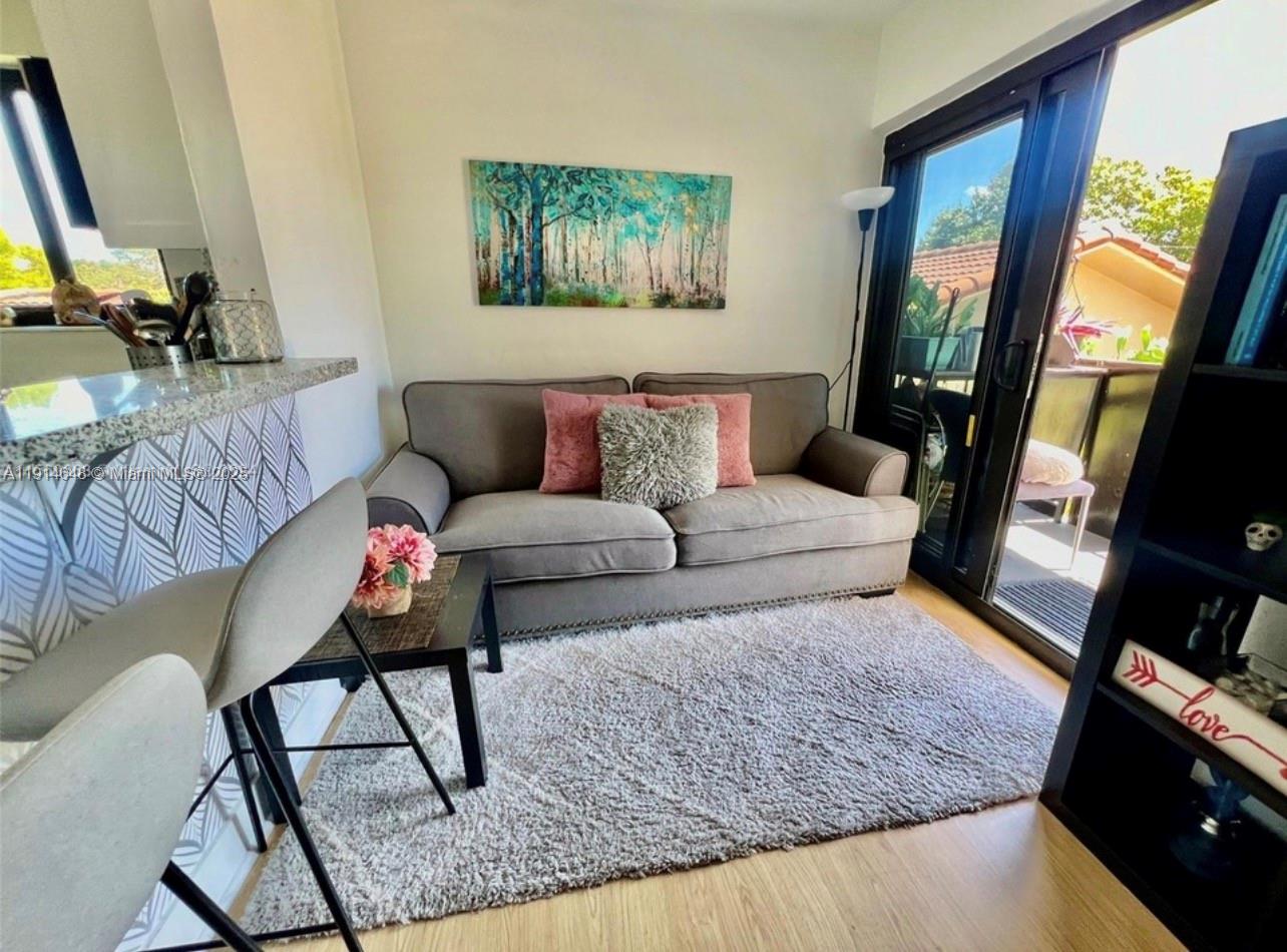 Подробнее / 2380 кв.футов $ 2025-11-15 0 Фото