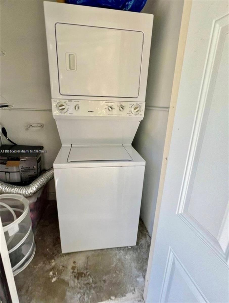 Подробнее / 2380 кв.футов $ 2025-11-15 0 Фото