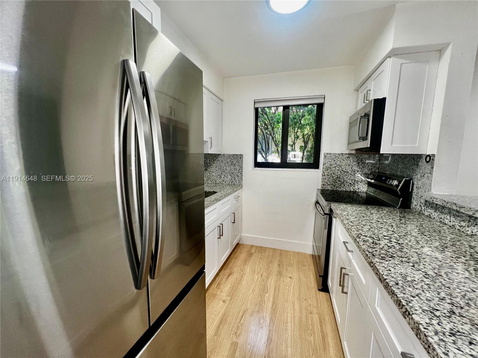 Подробнее / 2380 кв.футов $ 2025-11-15 0 Фото