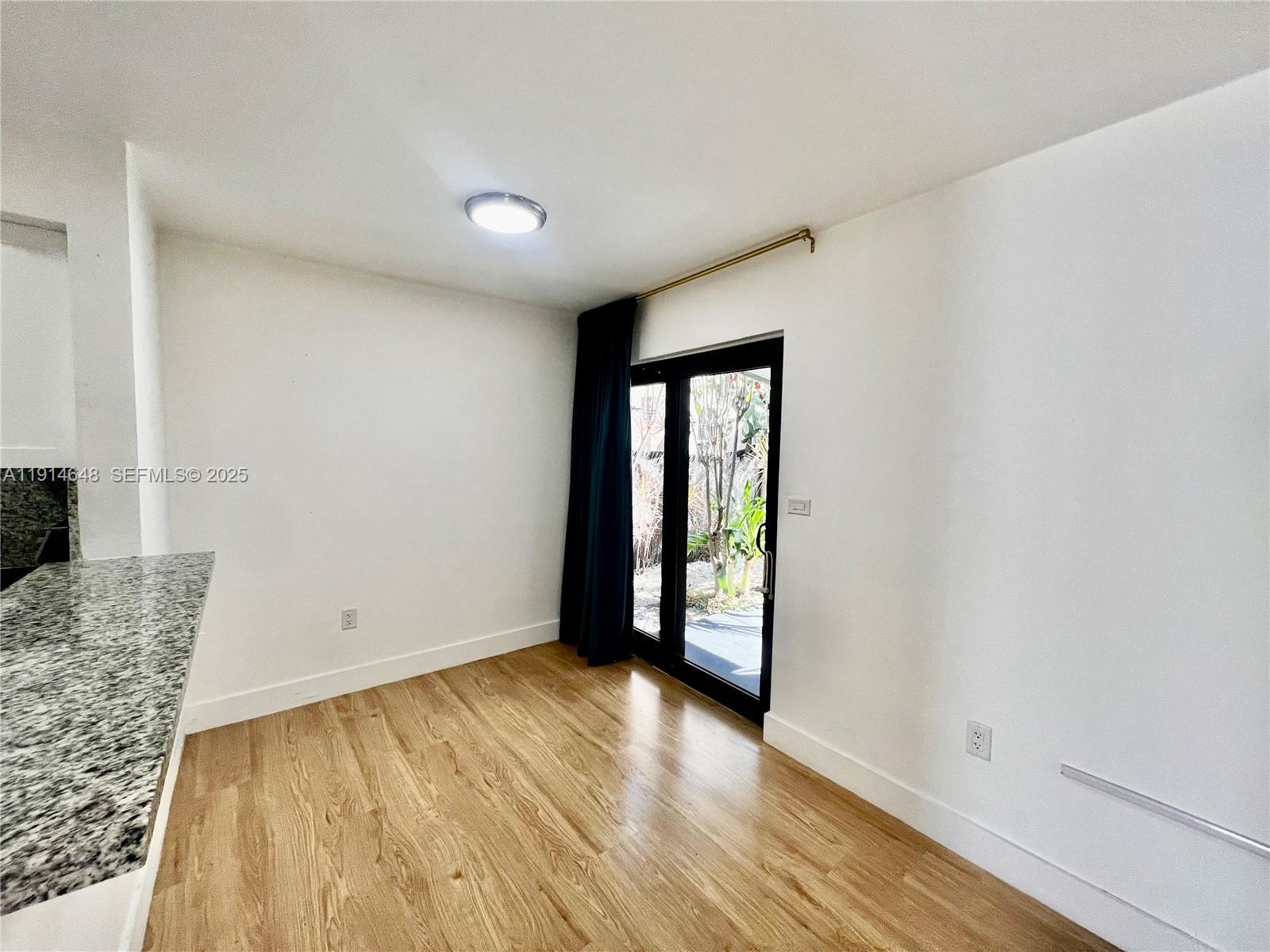 Подробнее / 2380 кв.футов $ 2025-11-15 0 Фото