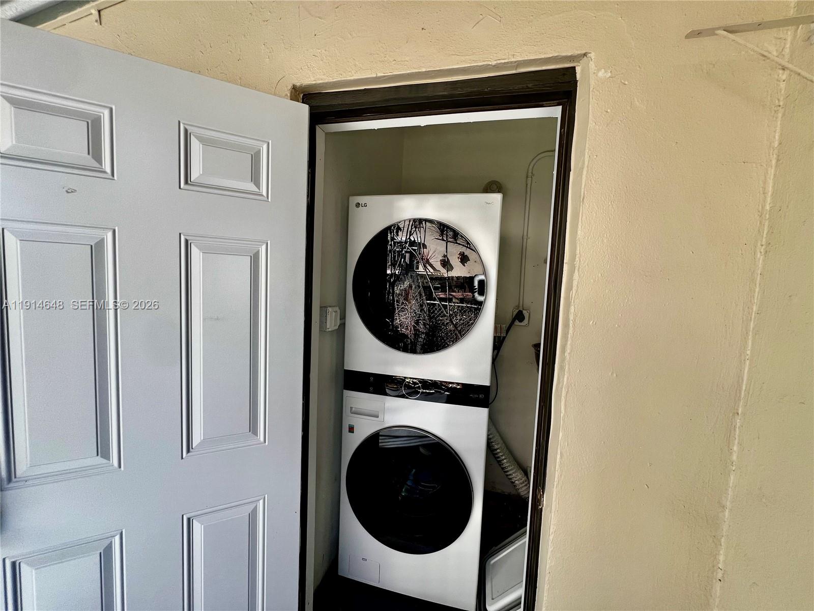   /  2380 sq. ft. $ 2025-12-12 0 Photo