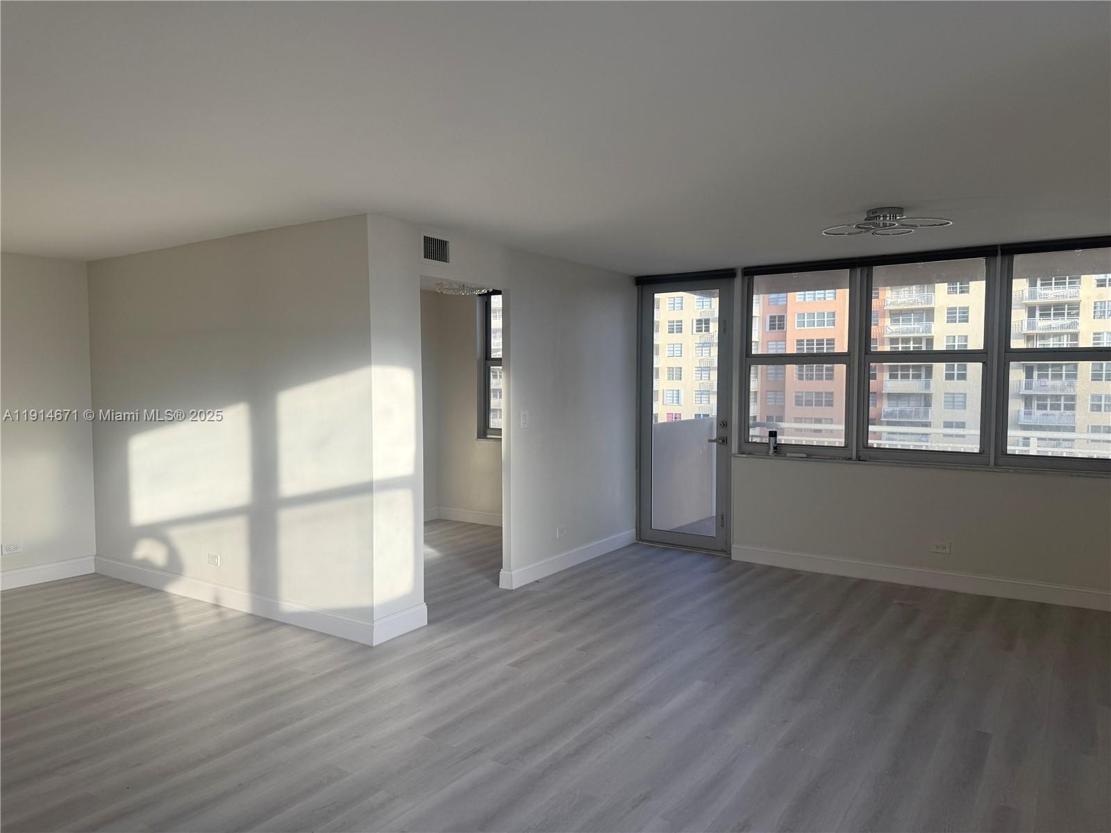 Ver detalles 1405 2 / 2 1544 sq. ft. $ 2025-11-15 0 foto