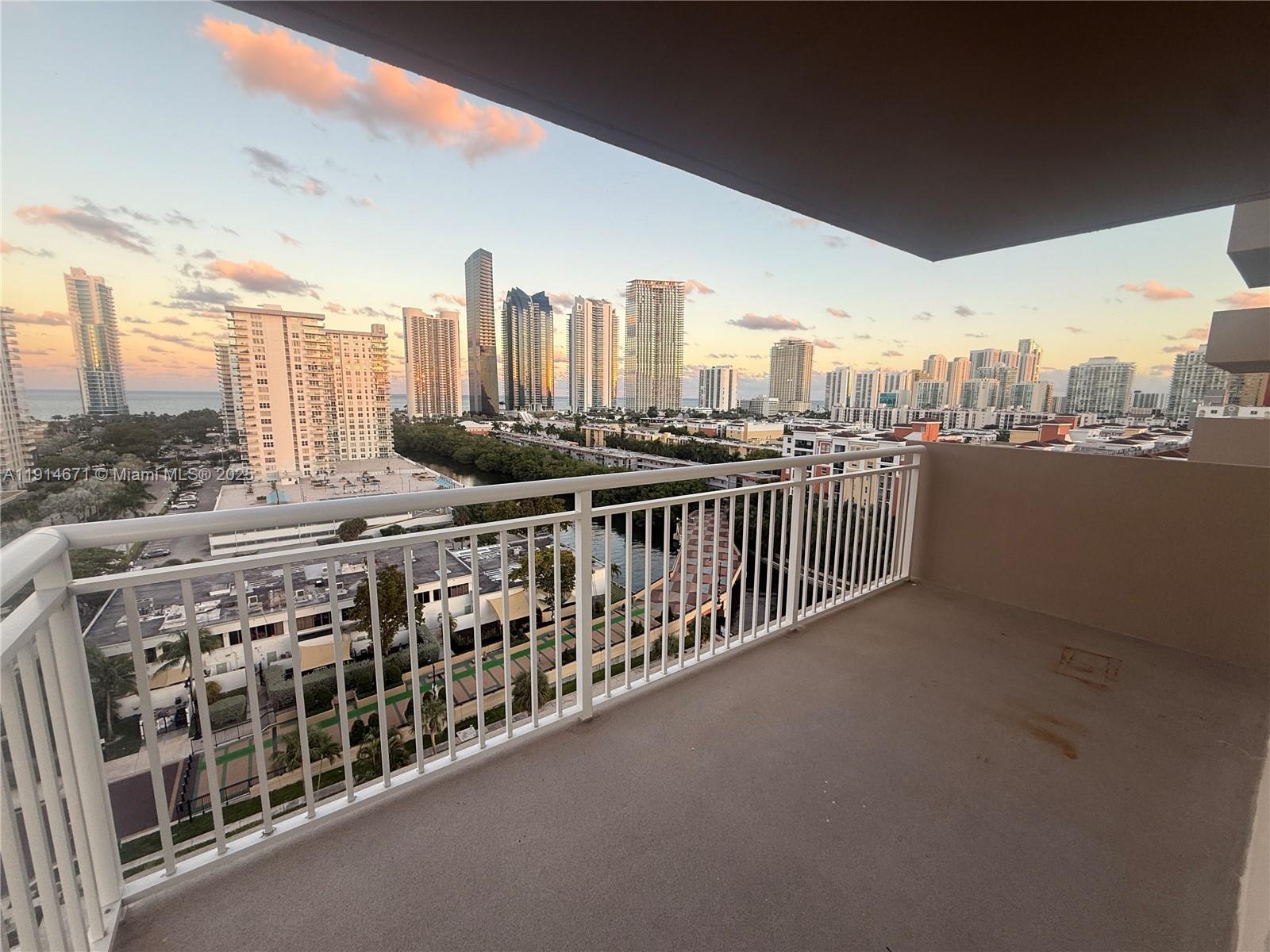 Ver detalles 1405 2 / 2 1544 sq. ft. $ 2025-11-15 0 foto