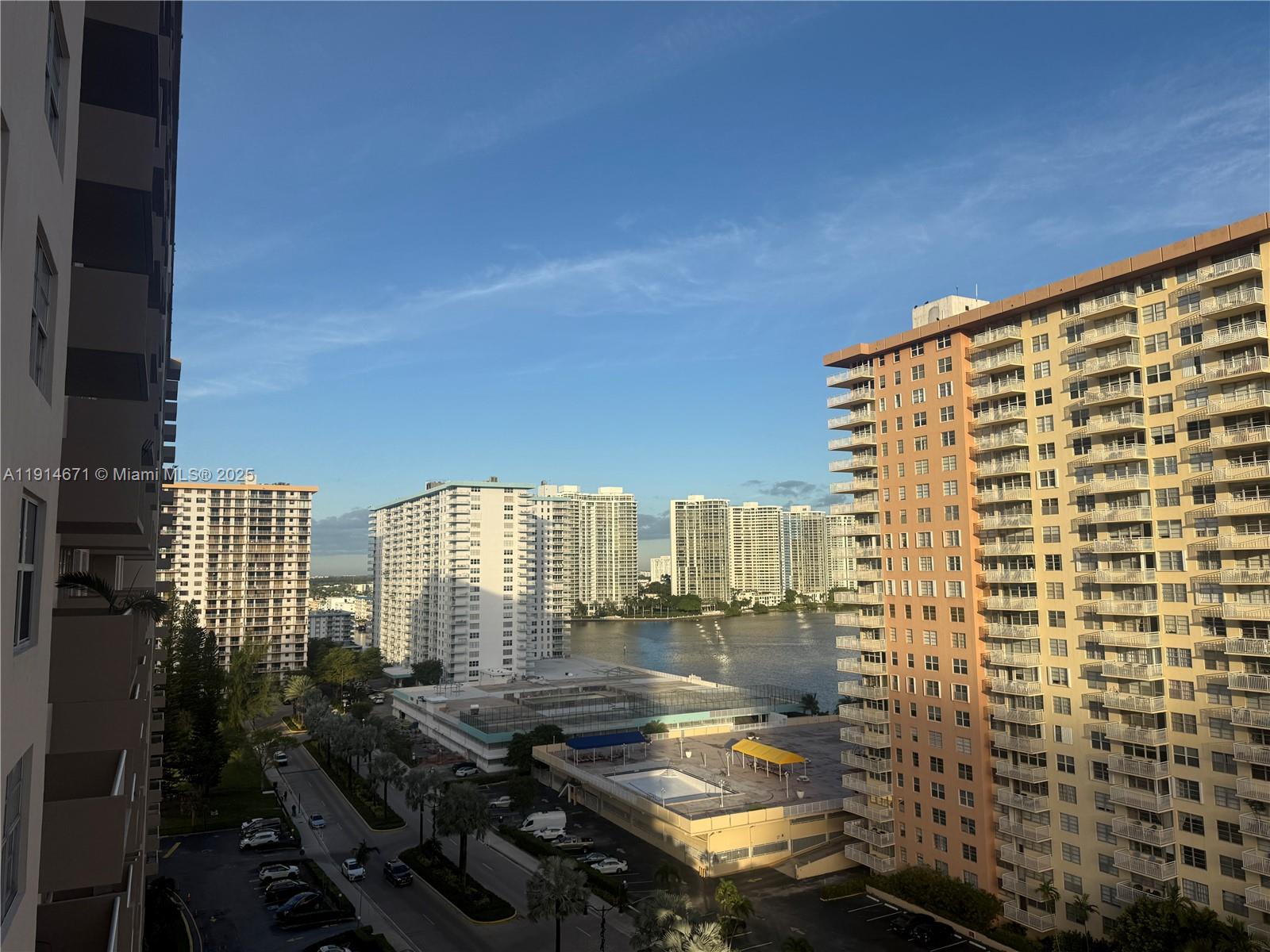 Ver detalles 1405 2 / 2 1544 sq. ft. $ 2025-11-15 0 foto