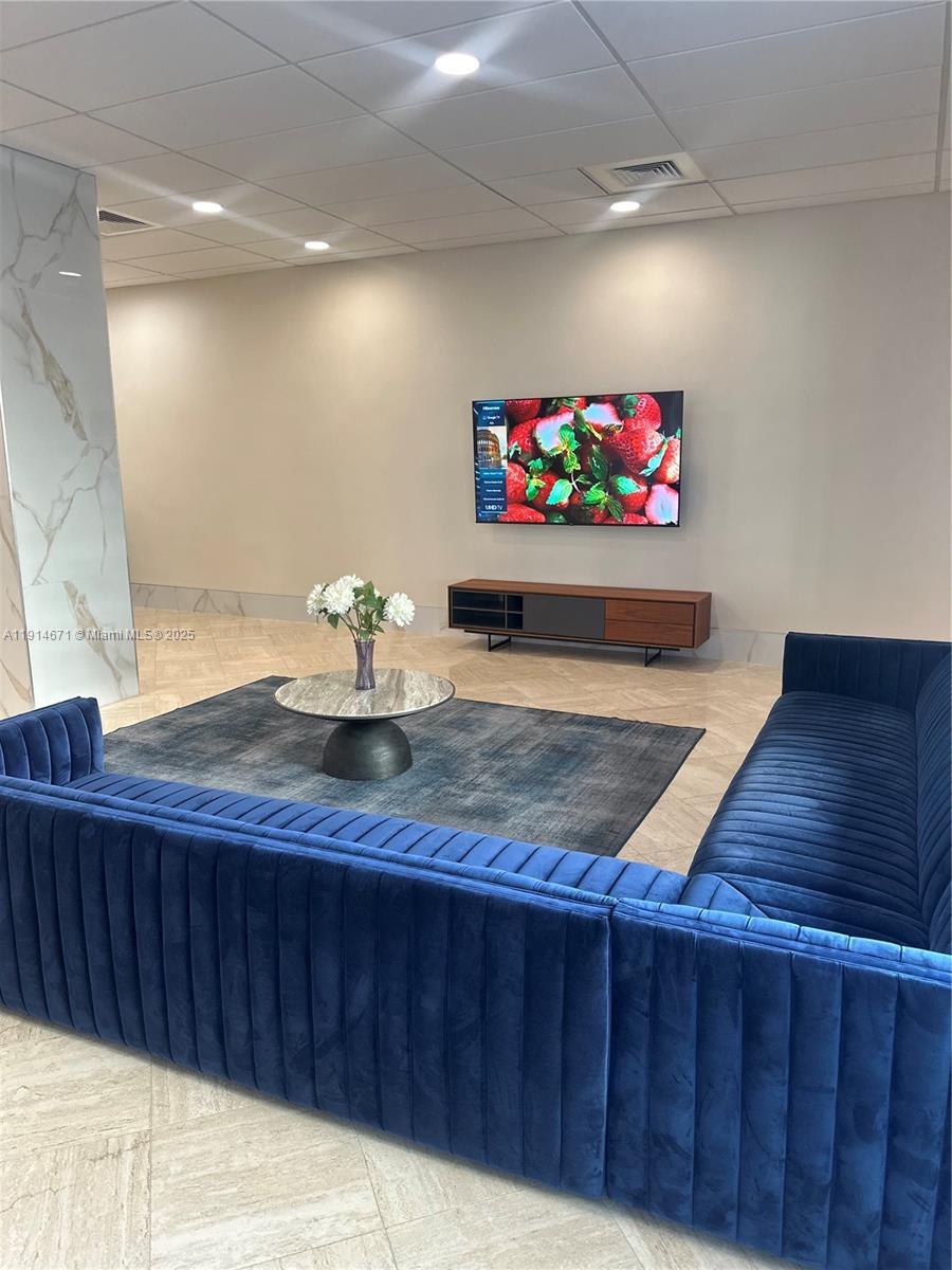 Ver detalles 1405 2 / 2 1544 sq. ft. $ 2025-11-15 0 foto