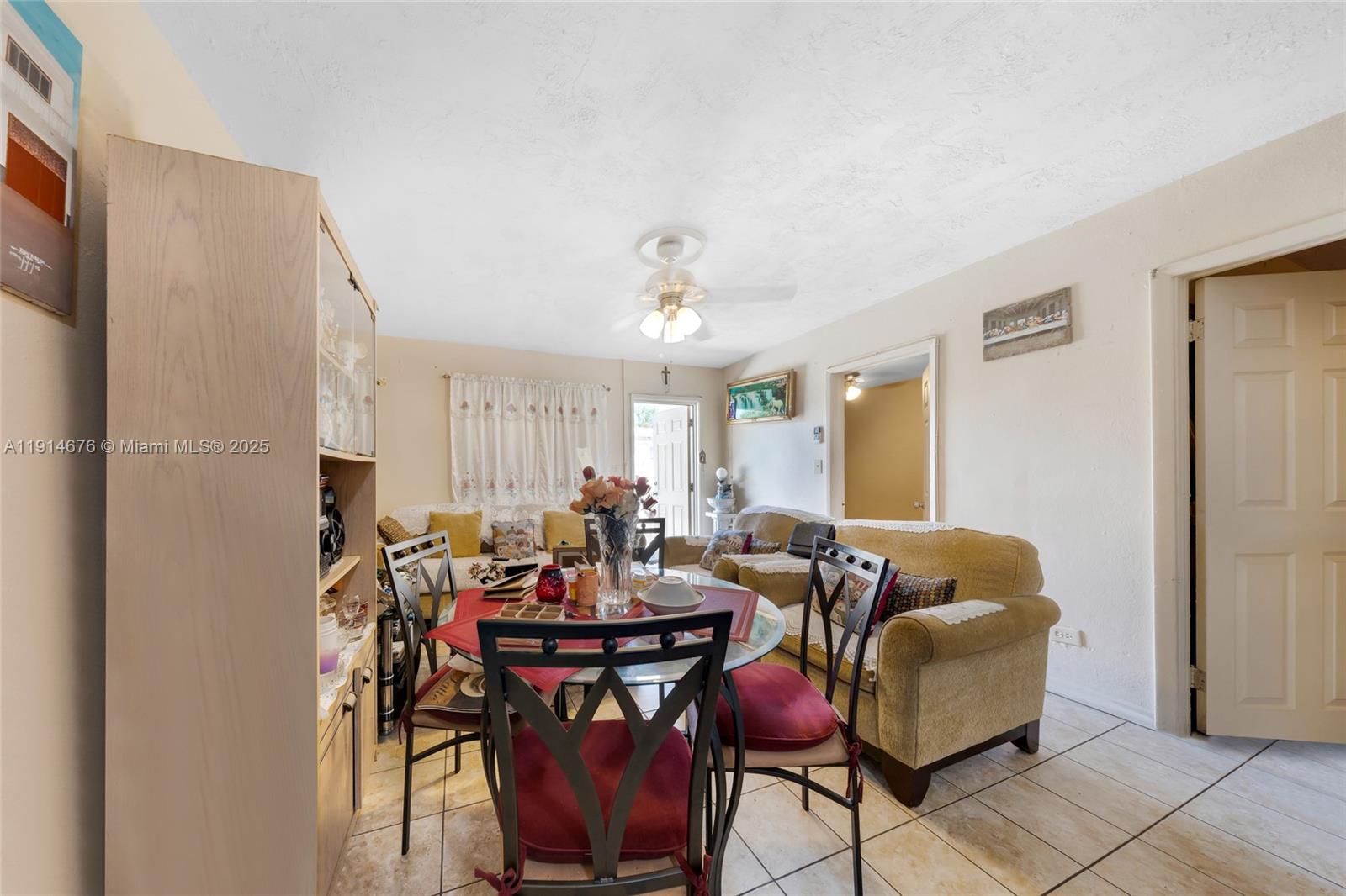 Ver detalles / 2432 sq. ft. $ 2025-11-15 0 foto