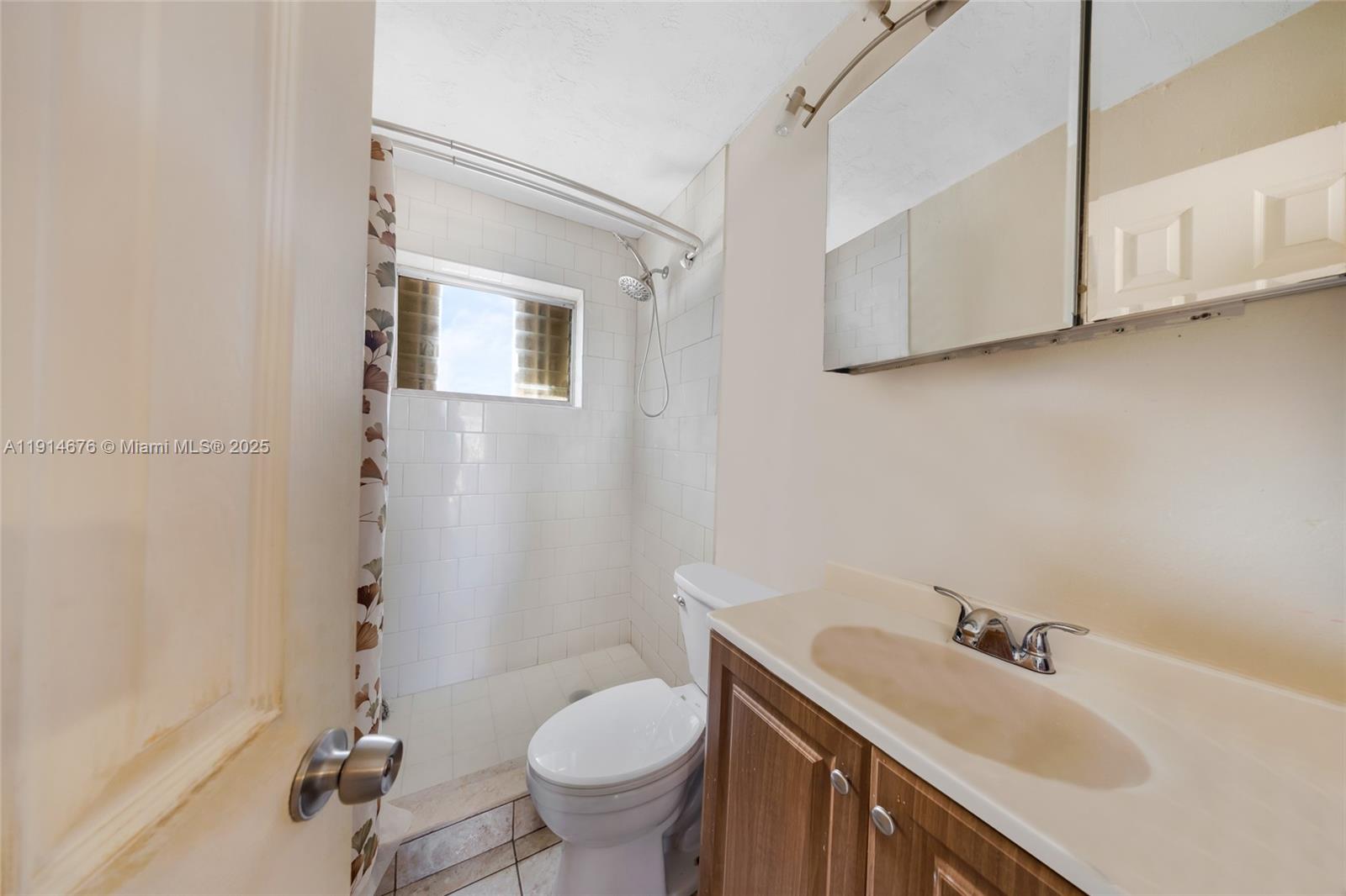 Ver detalles / 2432 sq. ft. $ 2025-11-15 0 foto