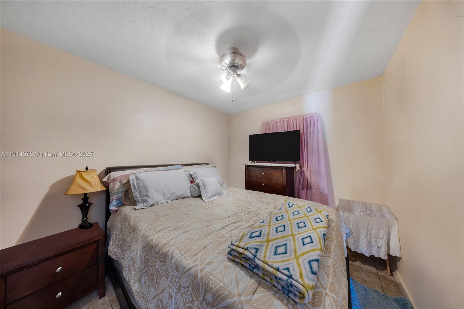 Ver detalles / 2432 sq. ft. $ 2025-11-15 0 foto