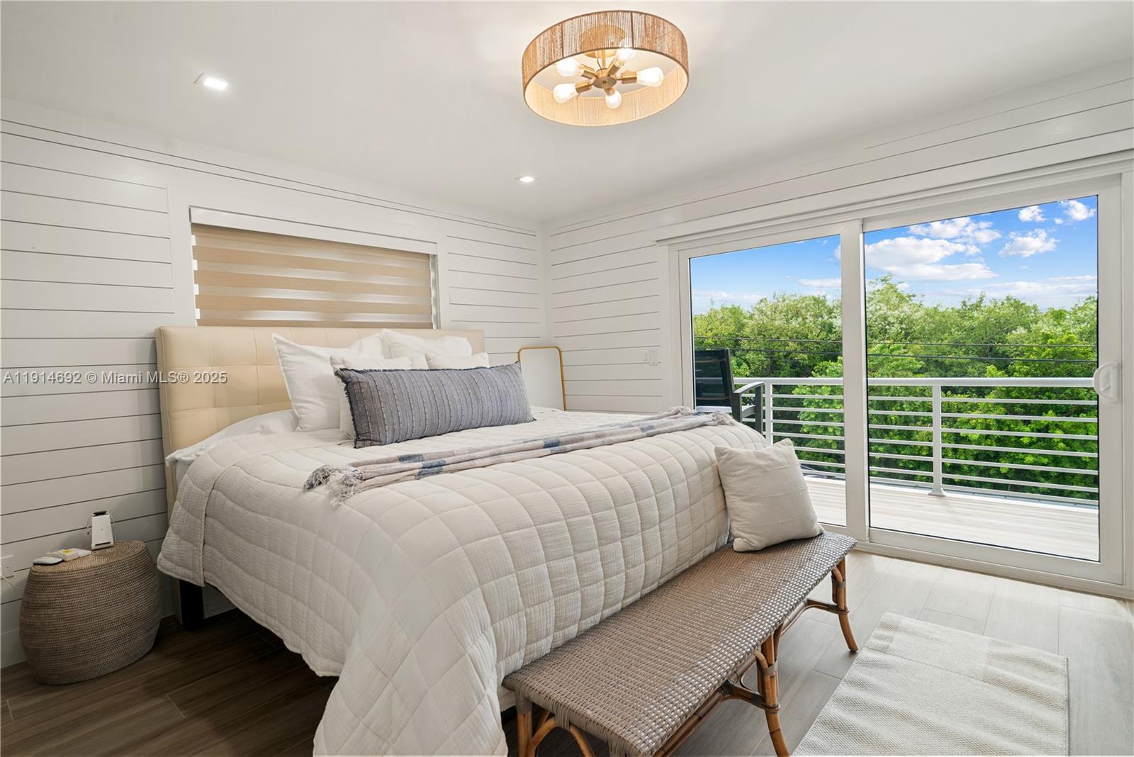   /  2485 sq. ft. $ 2025-11-15 0 Photo