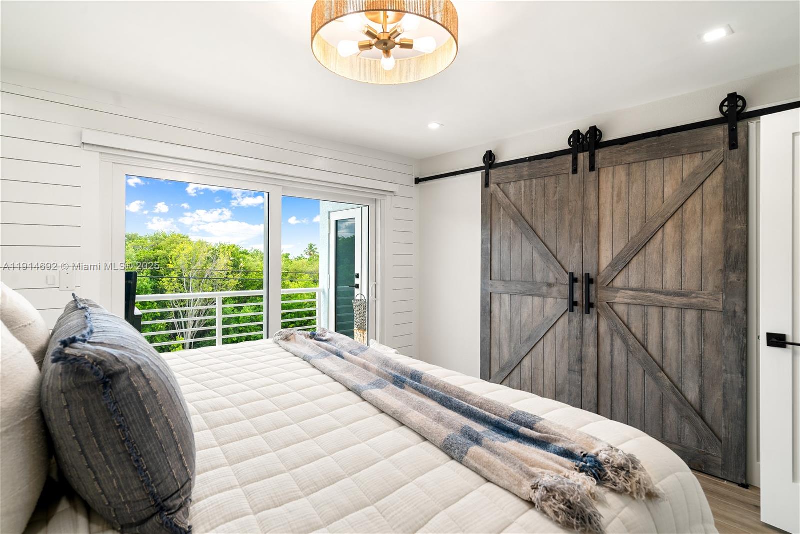   /  2485 sq. ft. $ 2025-11-15 0 Photo