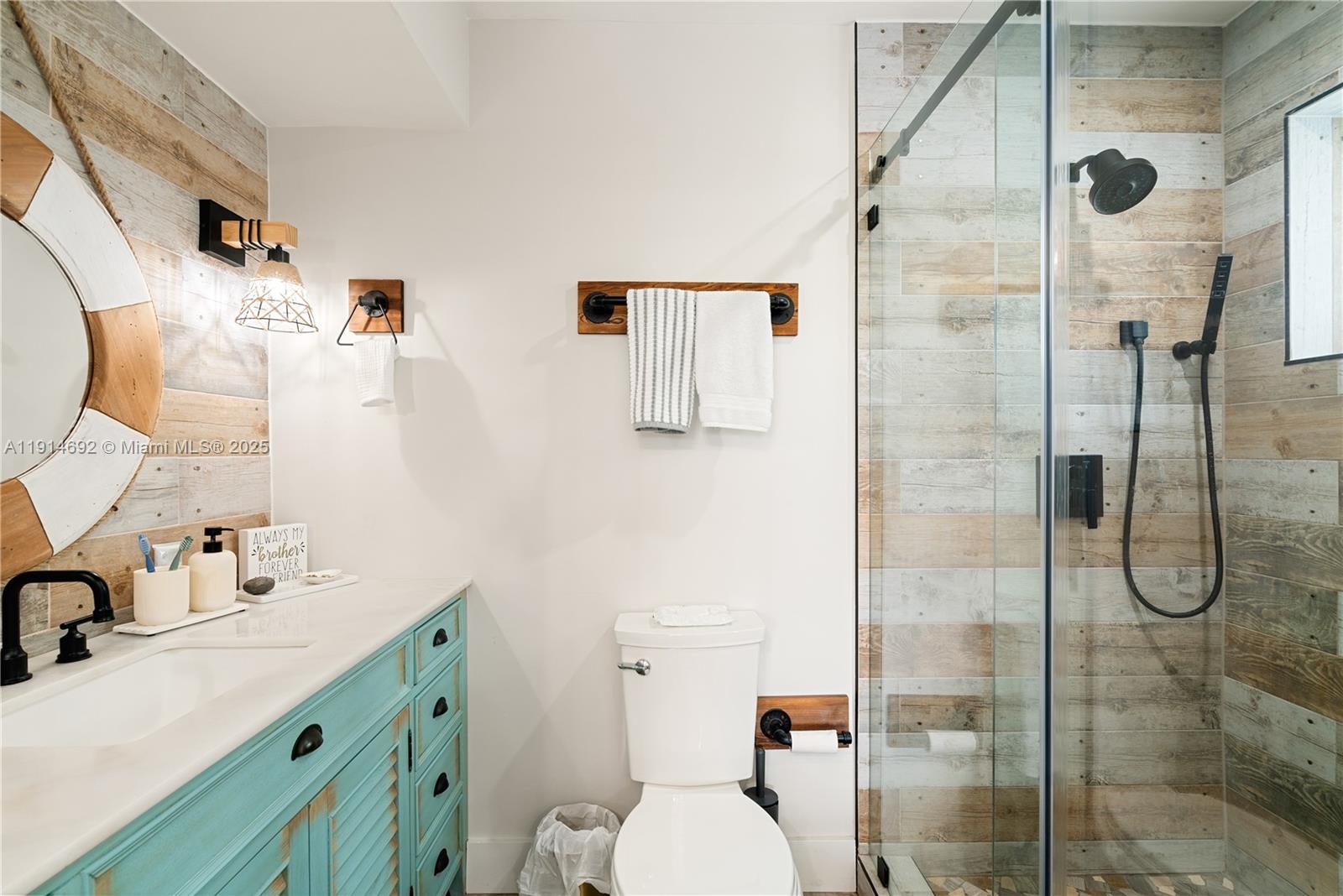   /  2485 sq. ft. $ 2025-11-15 0 Photo