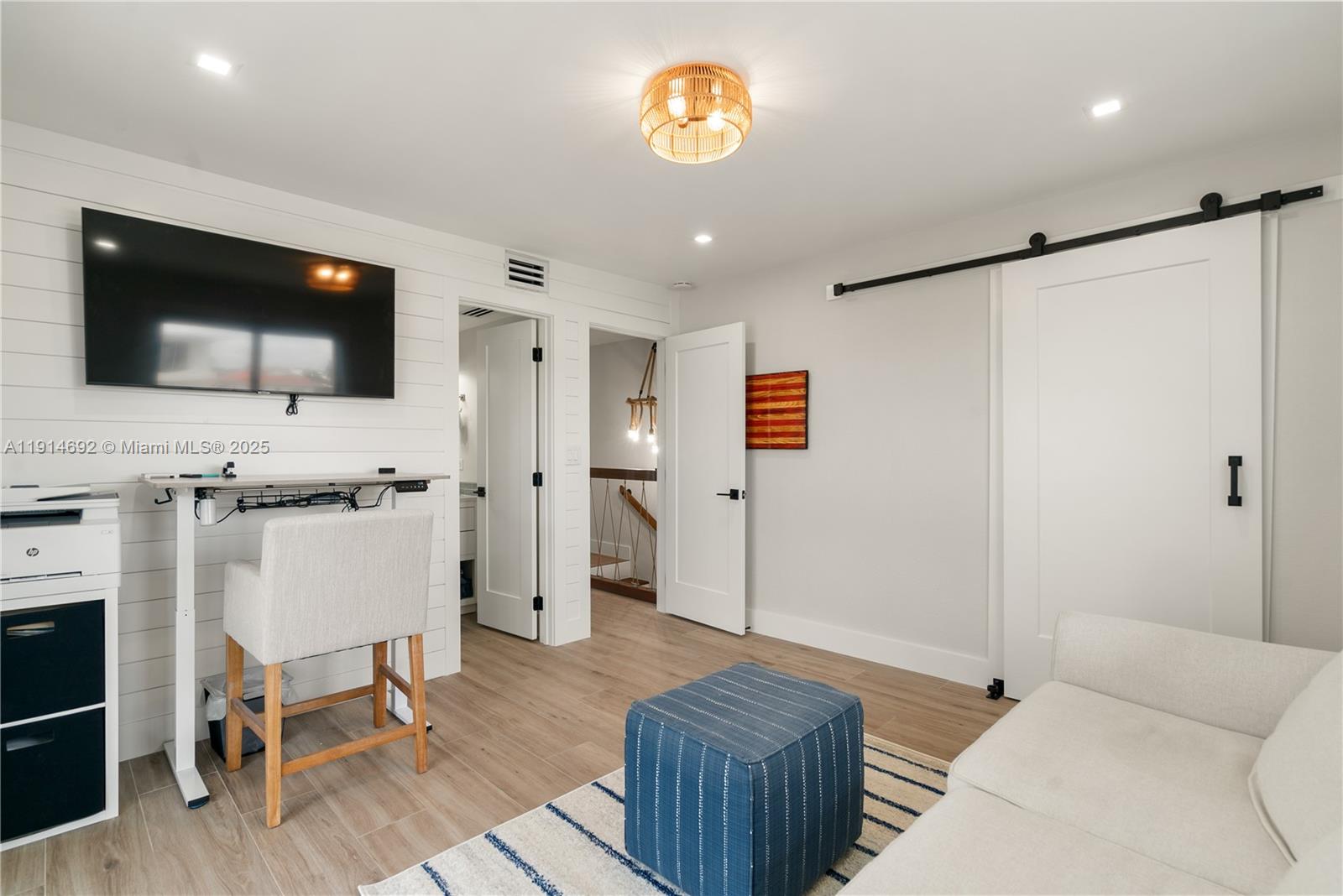   /  2485 sq. ft. $ 2025-11-15 0 Photo