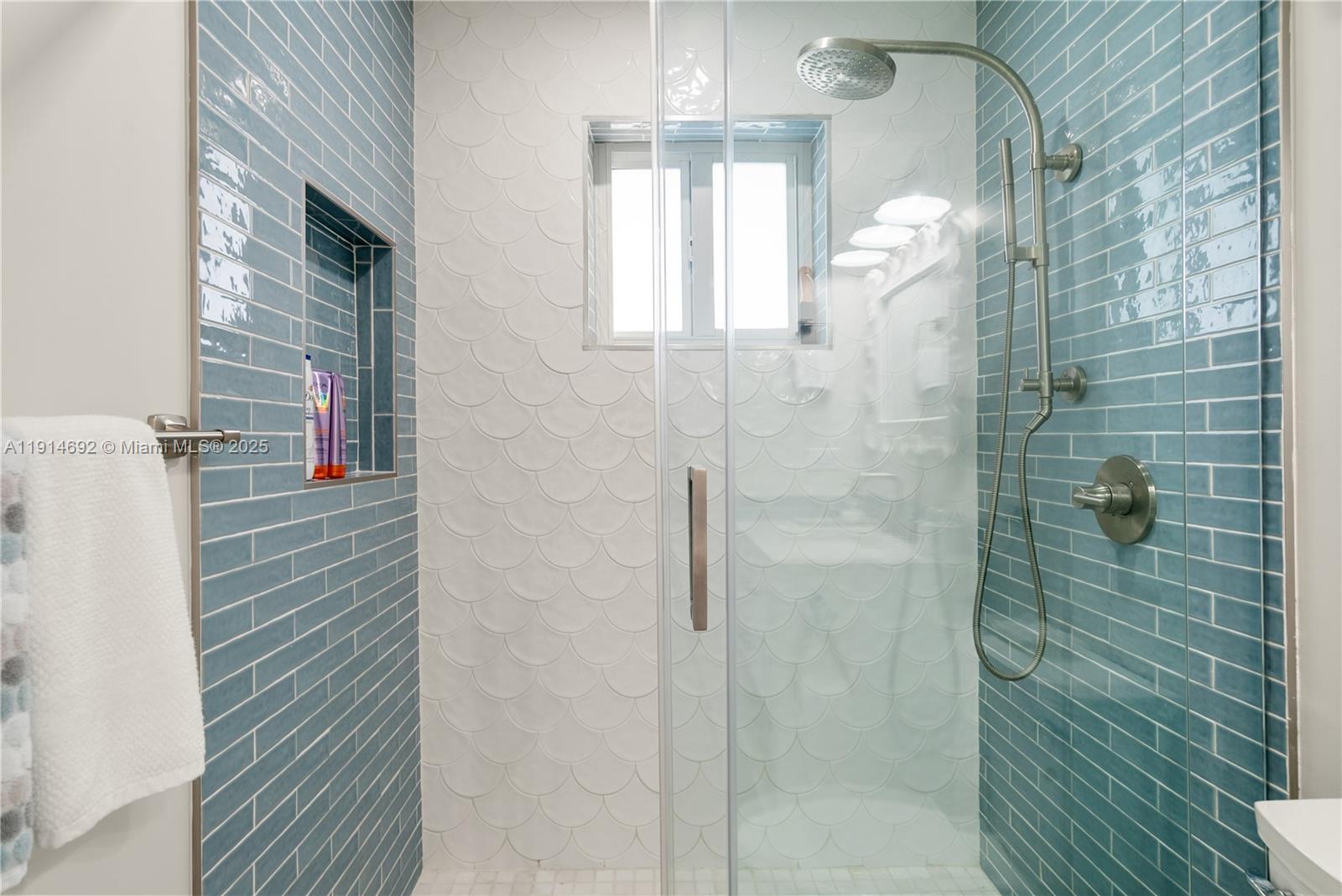   /  2485 sq. ft. $ 2025-11-15 0 Photo