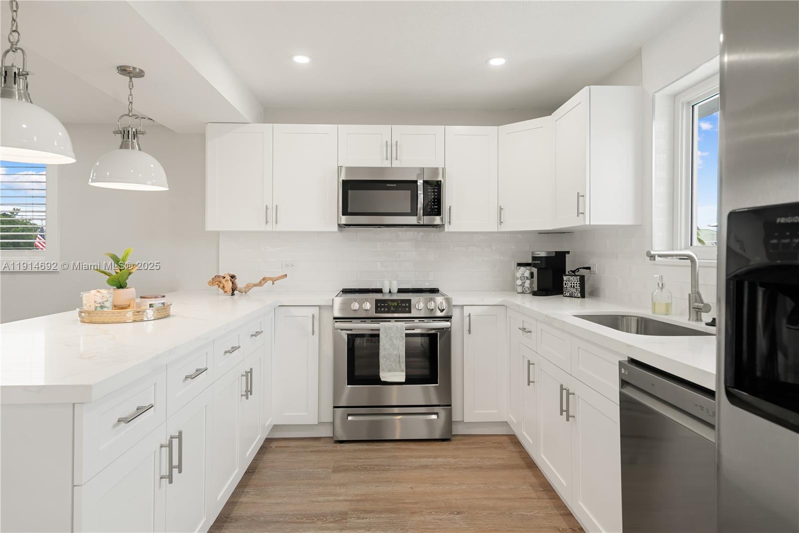   /  2485 sq. ft. $ 2025-11-15 0 Photo