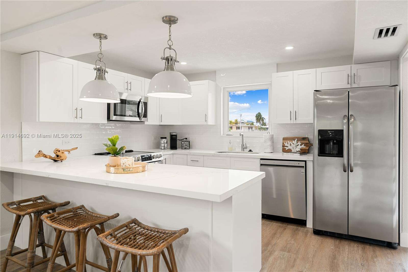   /  2485 sq. ft. $ 2025-11-15 0 Photo