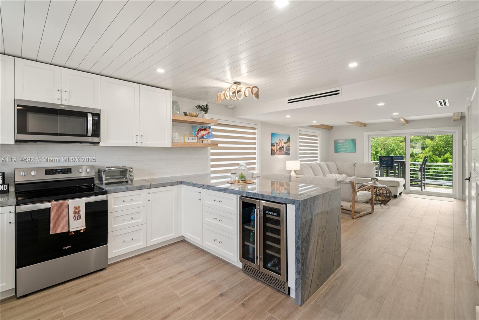   /  2485 sq. ft. $ 2025-11-15 0 Photo