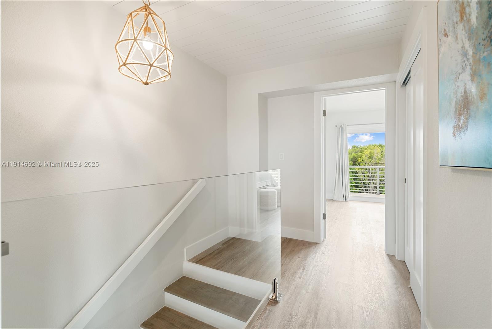   /  2485 sq. ft. $ 2025-11-15 0 Photo