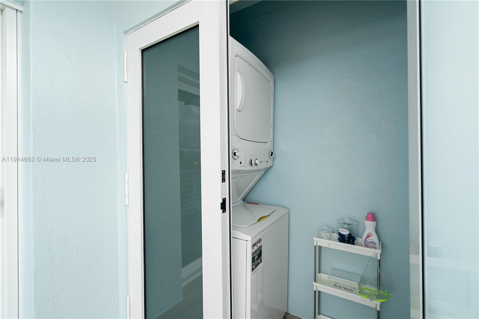   /  2485 sq. ft. $ 2025-11-15 0 Photo