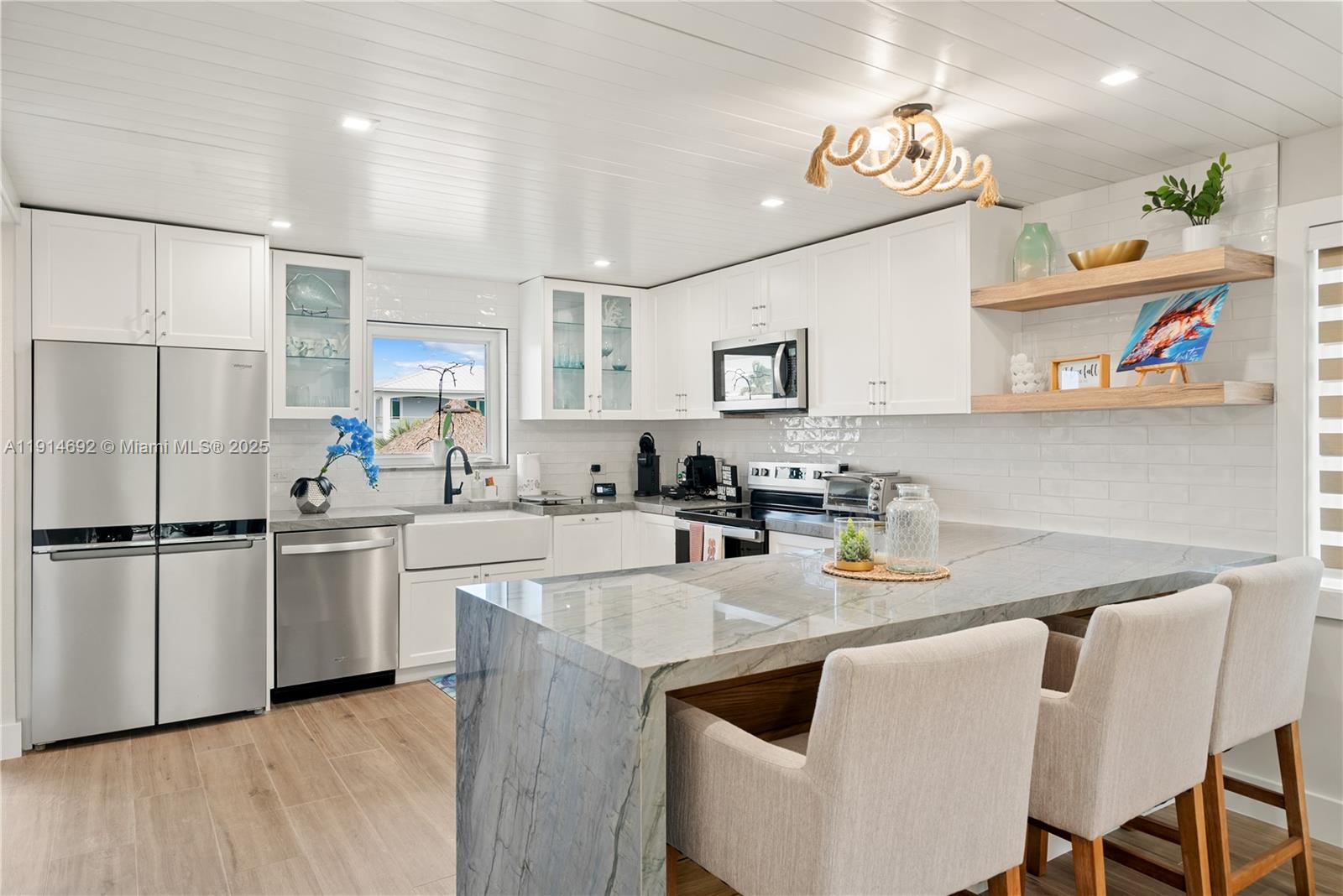   /  2485 sq. ft. $ 2025-11-15 0 Photo