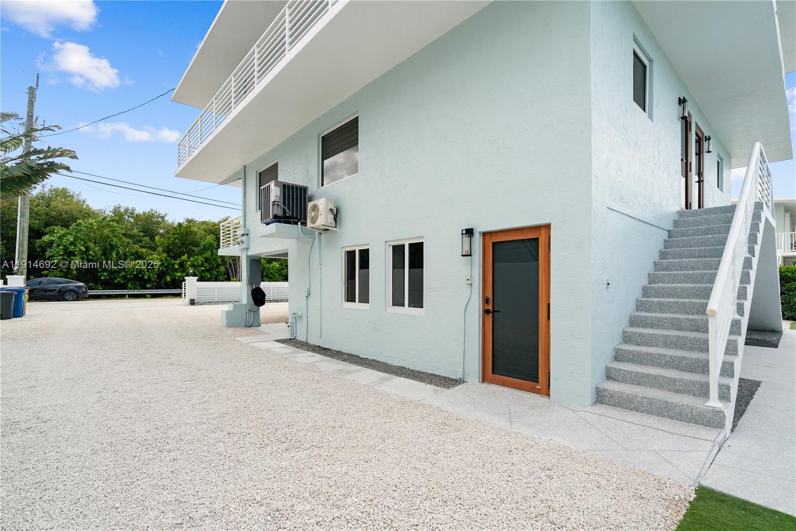   /  2485 sq. ft. $ 2025-11-15 0 Photo