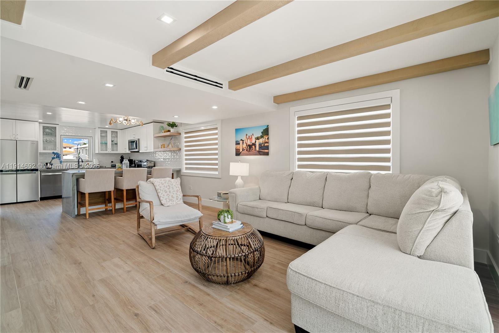   /  2485 sq. ft. $ 2025-11-15 0 Photo