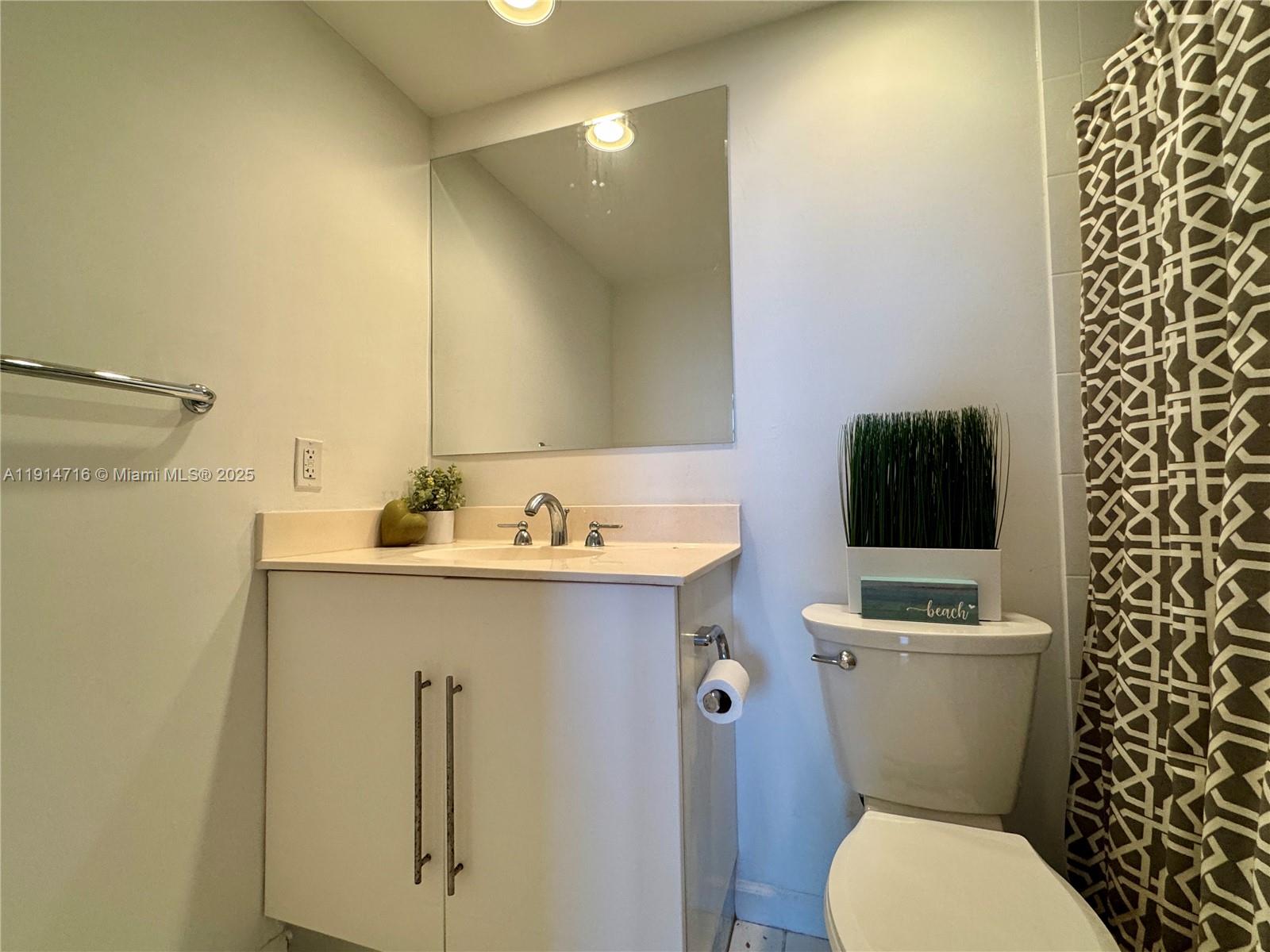 Photo of 3001 Ocean Dr  #1423, Hollywood, Florida, 33019 - 