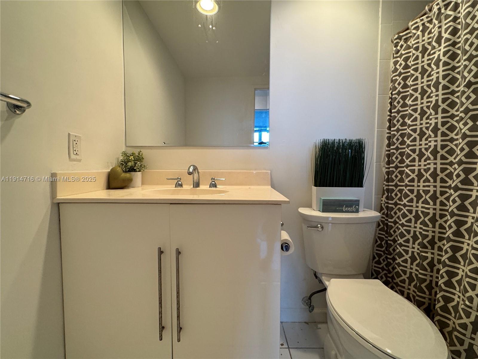 Photo of 3001 Ocean Dr  #1423, Hollywood, Florida, 33019 - 