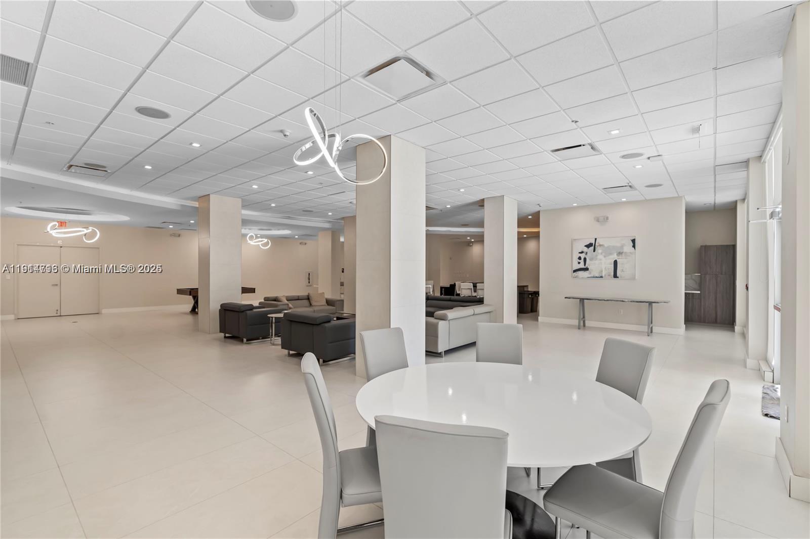 Photo of 3001 Ocean Dr  #1423, Hollywood, Florida, 33019 - 