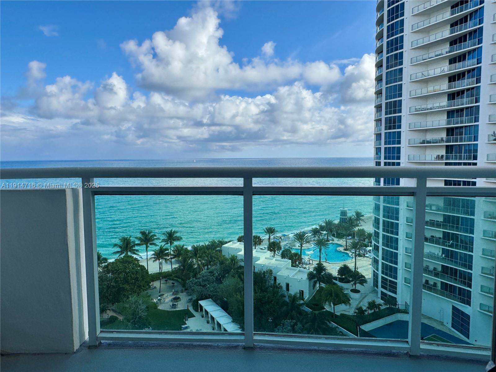 Photo of 3001 Ocean Dr  #1423, Hollywood, Florida, 33019 - 