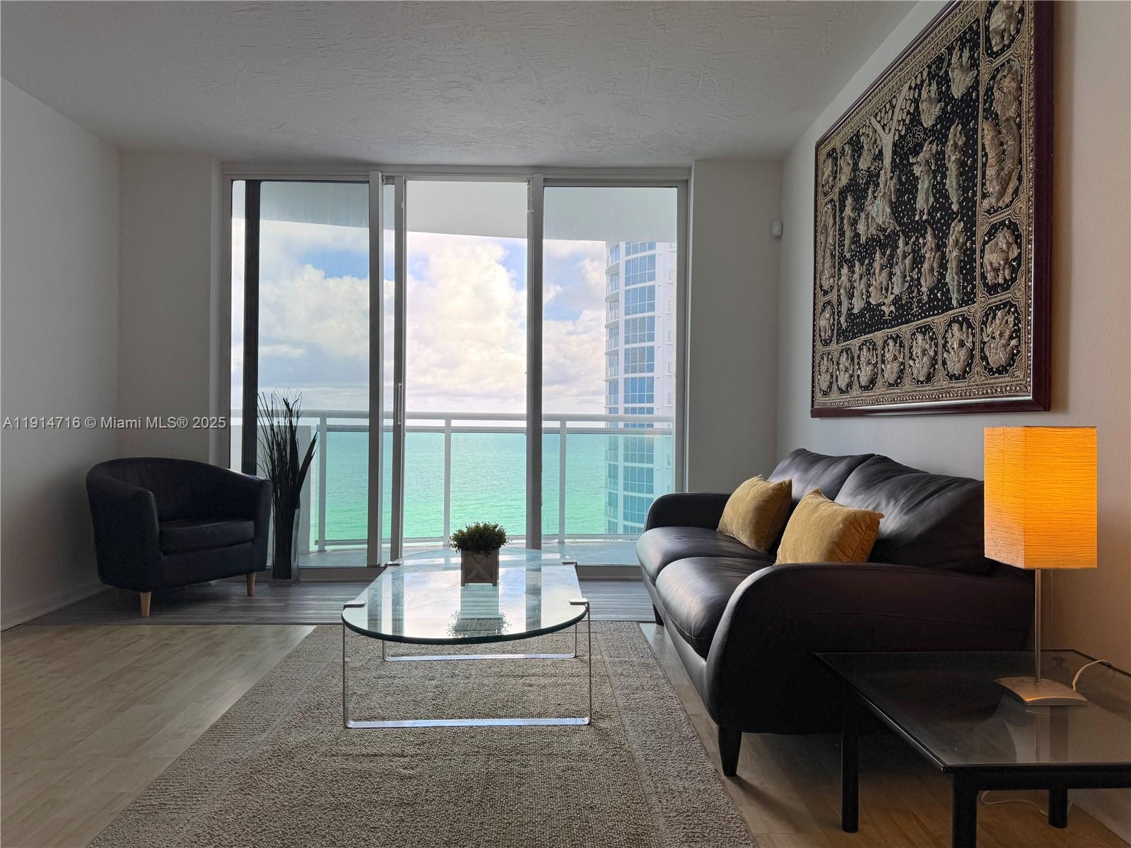 Photo of 3001 Ocean Dr  #1423, Hollywood, Florida, 33019 - 