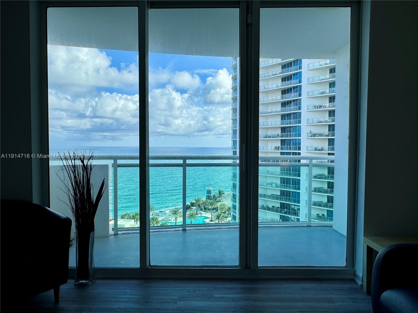 Photo of 3001 Ocean Dr  #1423, Hollywood, Florida, 33019 - 